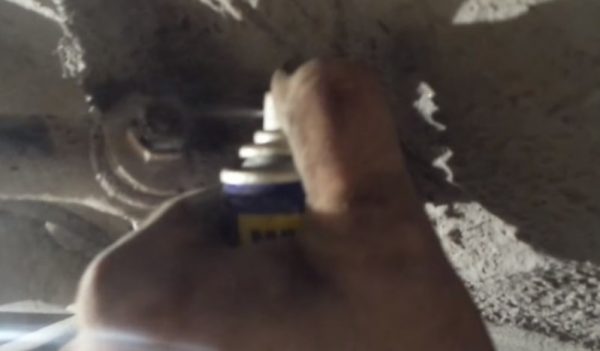 Обработка тяги жидкостью WD40