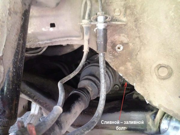 Вид левого привода со снятым кожухом