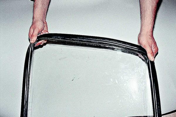 Установка уплотнителя