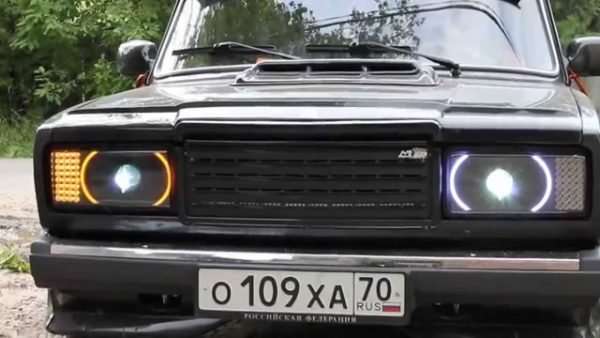Необычные передние фонари ВАЗ 2107
