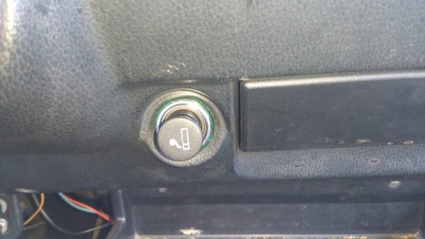 Установка прикуривателя