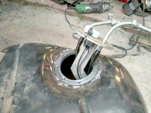 Электробензонасос в топливном баке